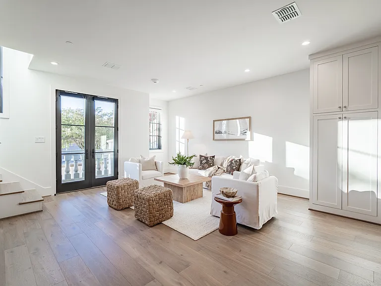 4529 Emerson Ave #8L — Photo 3