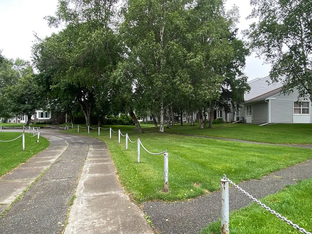 2 bed, 1.5 bath, 1253 sqft, $2,300 — Photo 4
