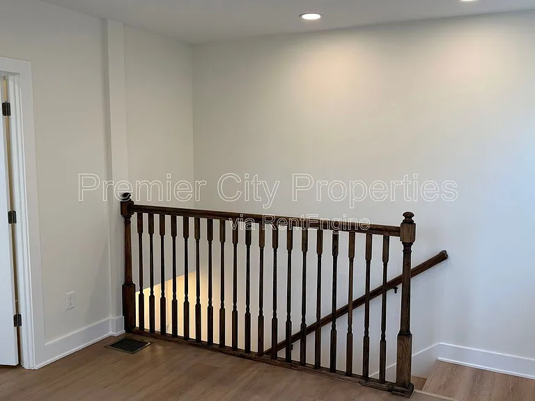 240 McGregor Ave #1 — Photo 23