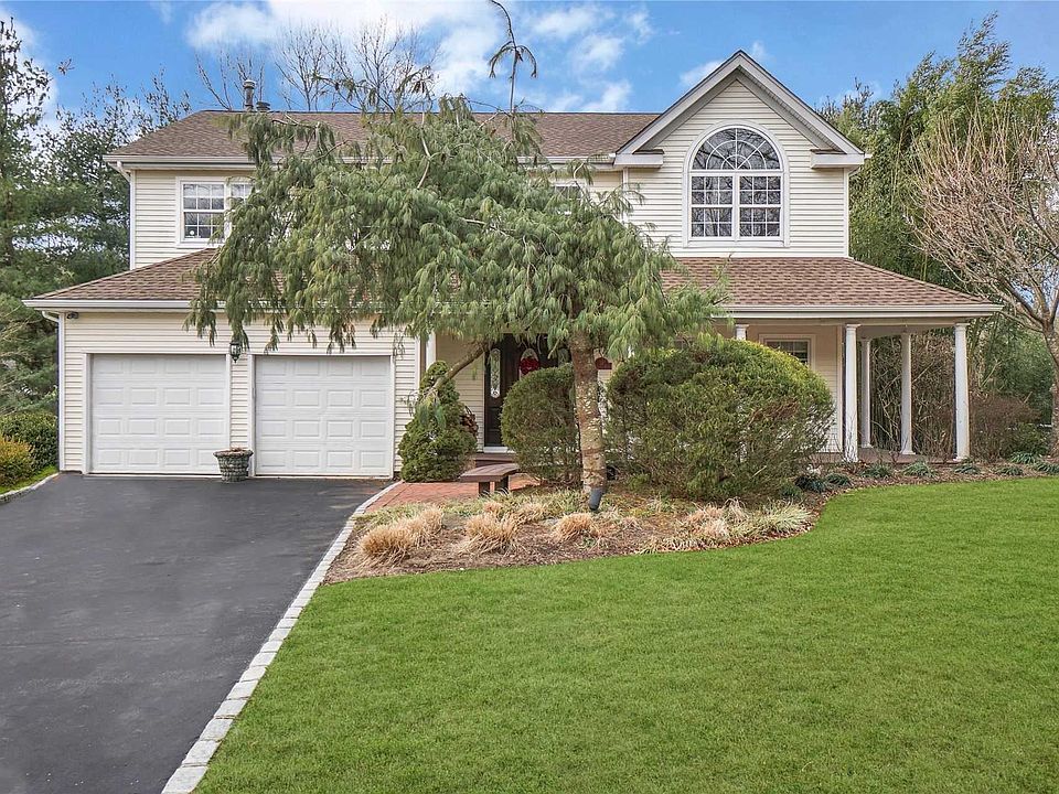 1st image of 21 Whispering Woods Dr