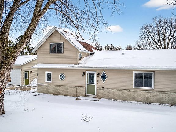 3rd image of 204 6th St SW