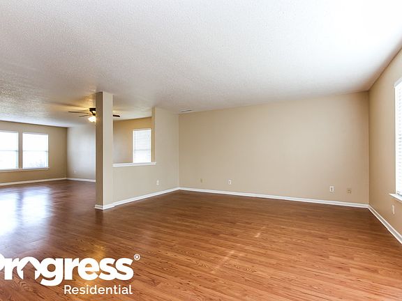 3rd image of 2150 Shadowbrook Dr