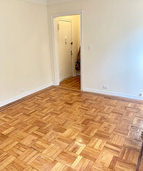 209 Bennett Ave #5C — Photo 4