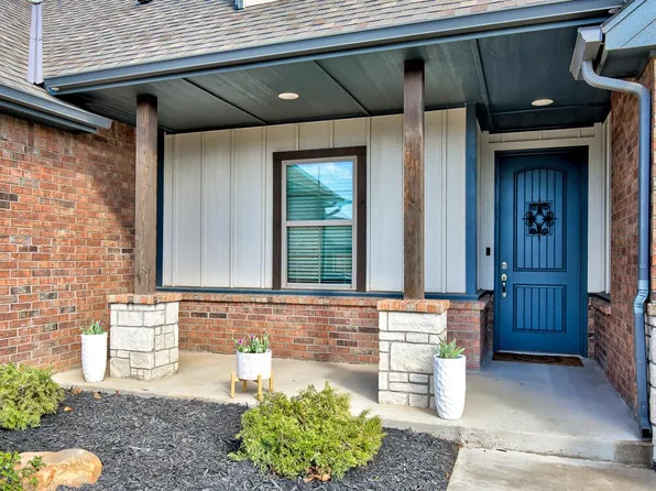 1009 Stonebridge Village Dr, Enid, OK 73703