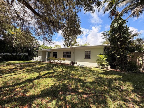 3rd image of 5765 SW 48th St