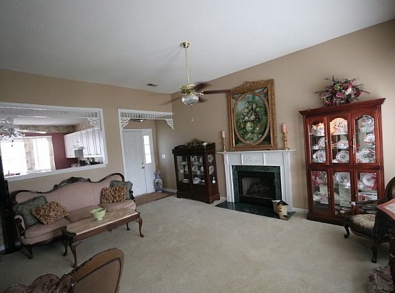 Large Living/Dining room