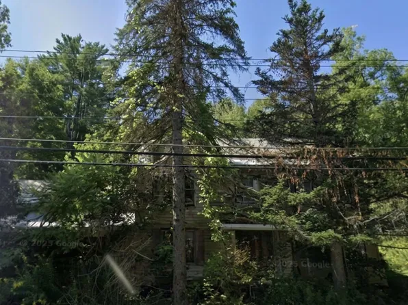 573 River Rd, Clarksburg, MA 01247