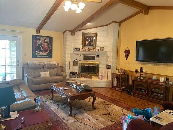 2nd image of 2304 Dogwood Ln