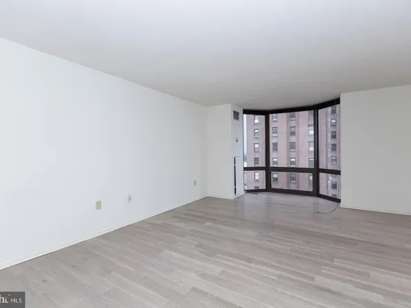 2020 Walnut St APT 14M, Philadelphia, PA 19103