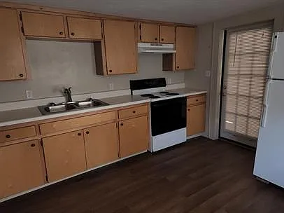203 S Cravens St #4 — Photo 6