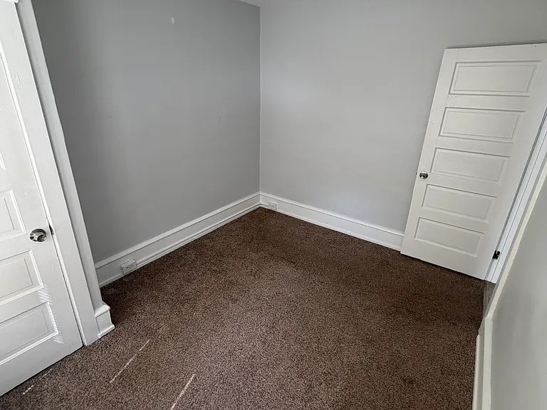 211 Cedar Ave — Photo 7