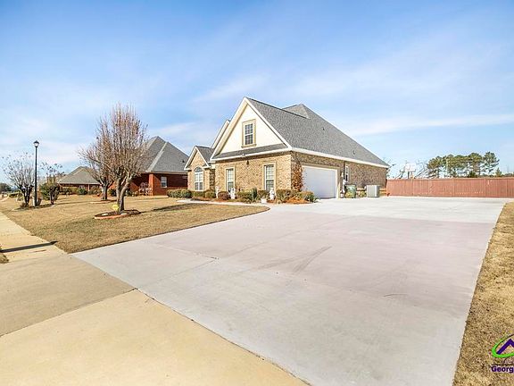 2nd image of 302 Estates Way