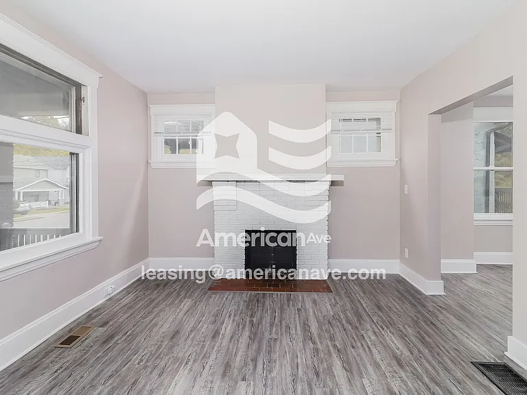 623687_007_wm_-_living_room_13241311.jpg