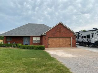 11147 NE Wolf Rd, Elgin, OK 73541