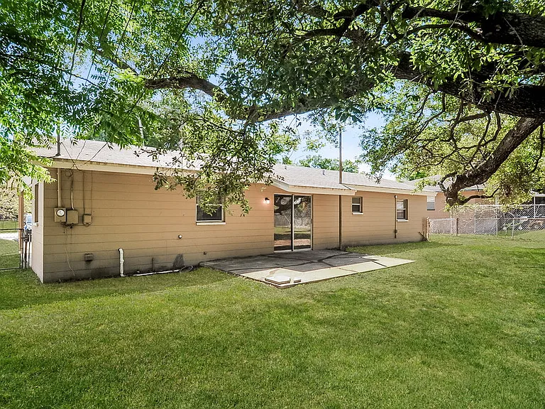 5927 Stokes Rd — Photo 24