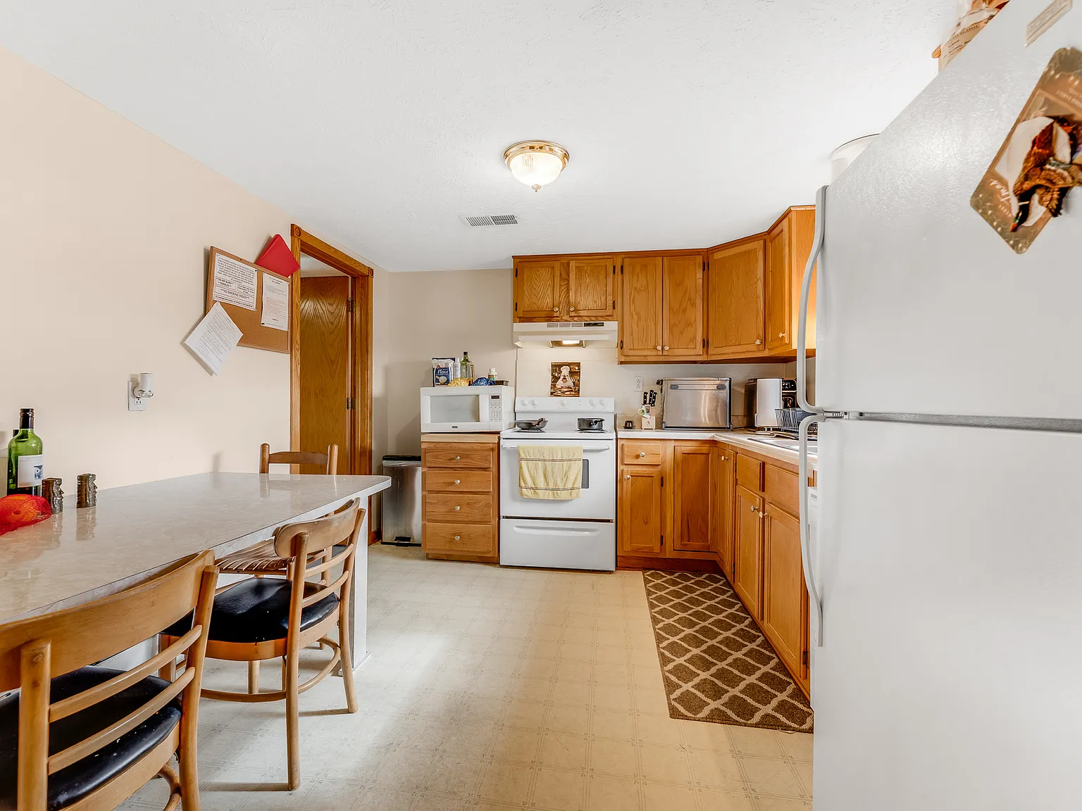 2 bed, 865 sqft, $1,100 — Photo 2