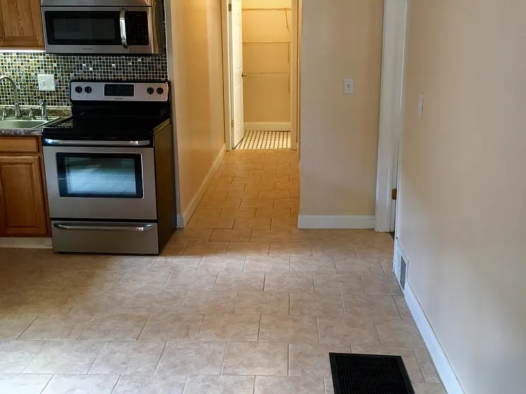 121 Gertrude St #1 — Photo 5
