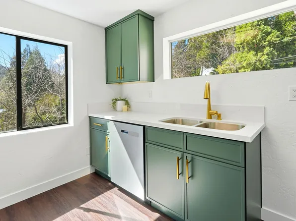 23855 Zuger Dr #B, Crestline, CA 92325