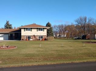 4767 Bakers Ln N, Fargo, ND 58102