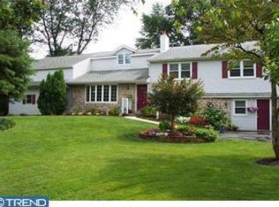18 Red Lion Rd, Huntingdon Valley, PA 19006