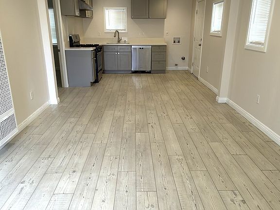 5th image of 1603 W 60th Pl