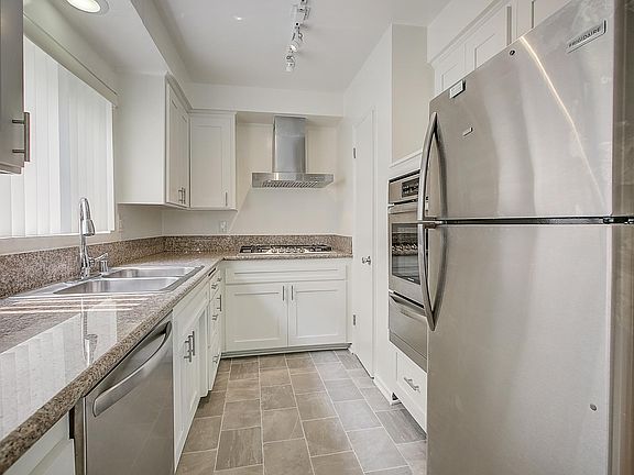 3rd image of 1823 Malcolm Ave APT 1
