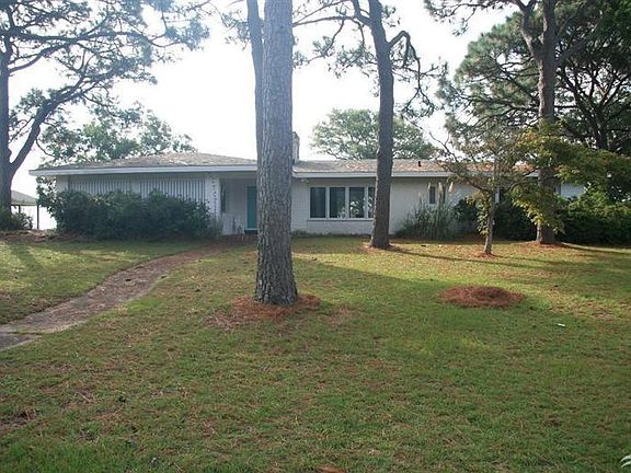 2nd image of 122 River Drive