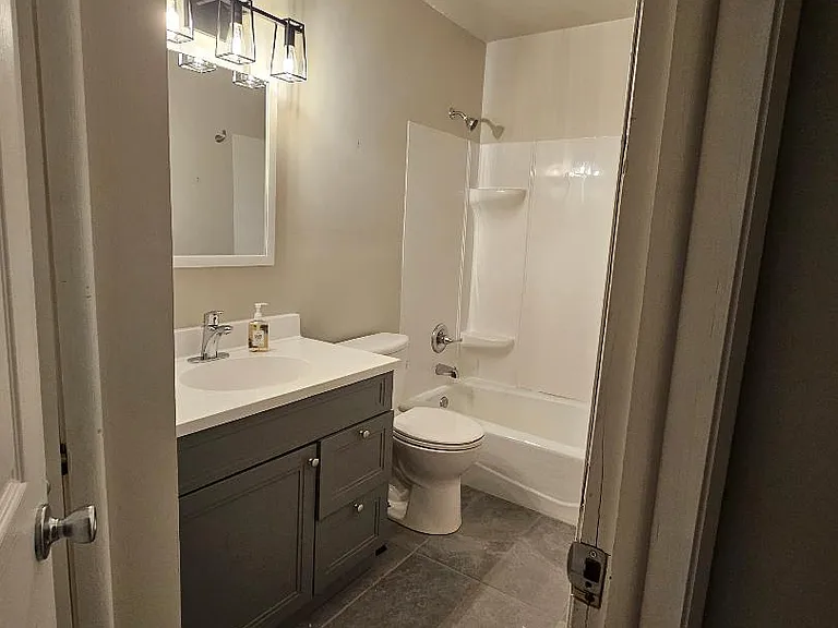 2634 44th St #F — Photo 7