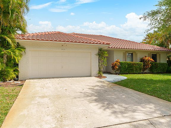 5th image of 3919 NW 72nd Drive