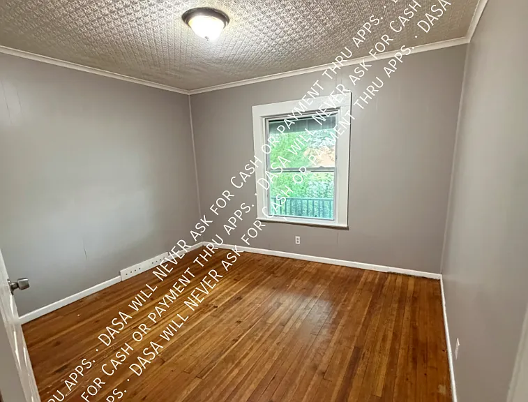 60-62 Lincoln Ave #LOWER — Photo 6