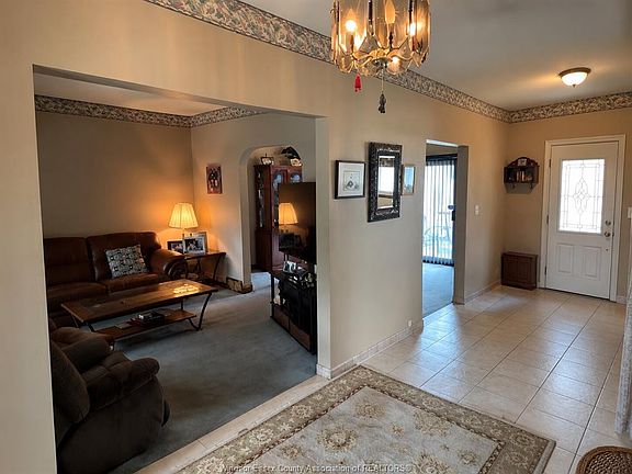 2nd image of 781 Pierre Ave