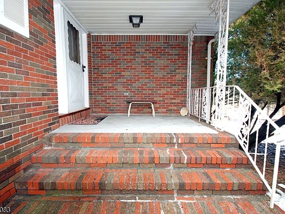 4th image of 28 Overlook Rd