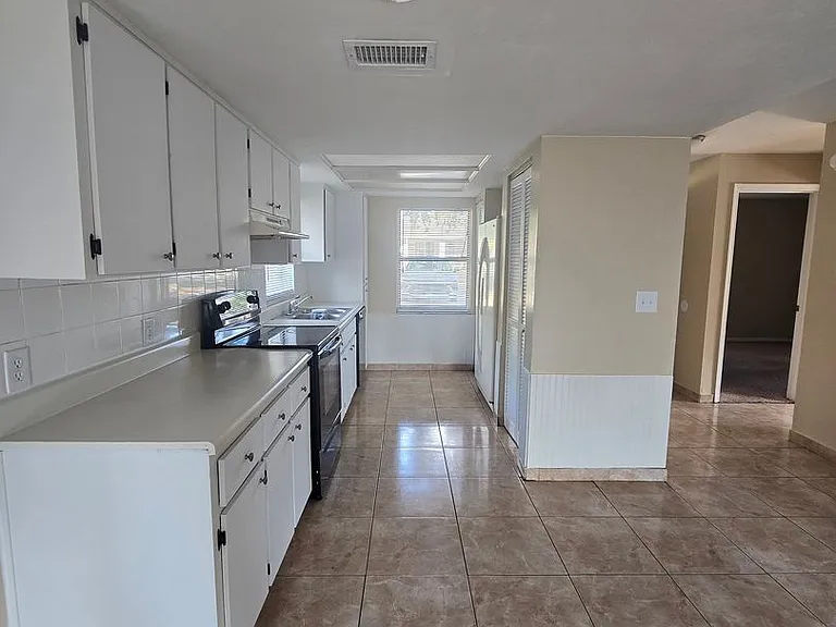 609 N Palm Dr — Photo 7