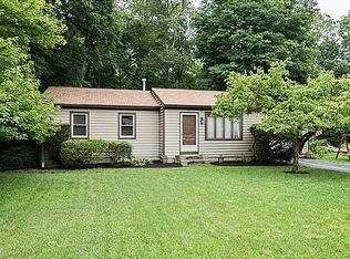 30 Frontier Rd, Warwick, RI 02889