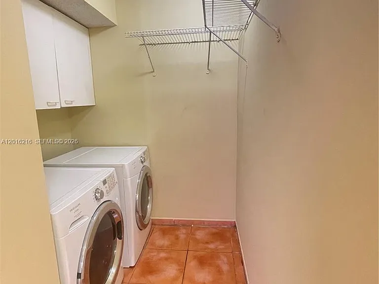 6255 Kendale Lakes Cir #116 — Photo 11
