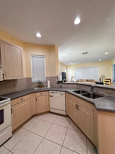 606 Mariner Bay Blvd Photo 1