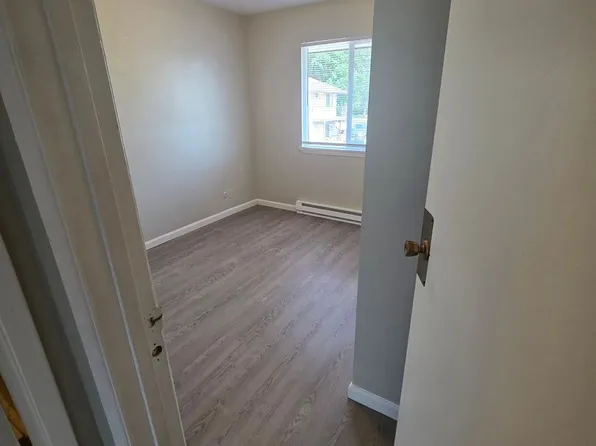 812 N 10th St APT 7, Norfolk, NE 68701