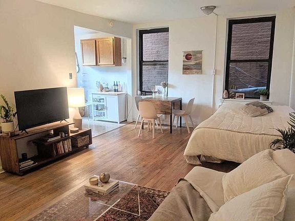 5th image of 353 E 18th St APT 2R