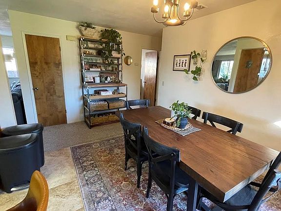 Dining Room & Hallway