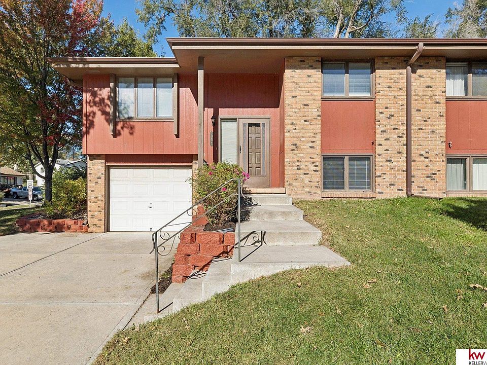 1st image of 10828 Oakbrook Cir