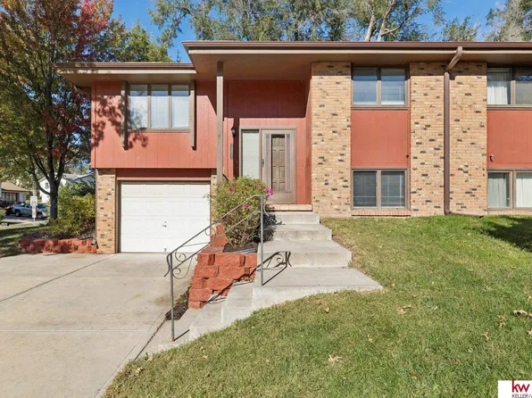 10828 Oakbrook Cir, Omaha, NE 68154