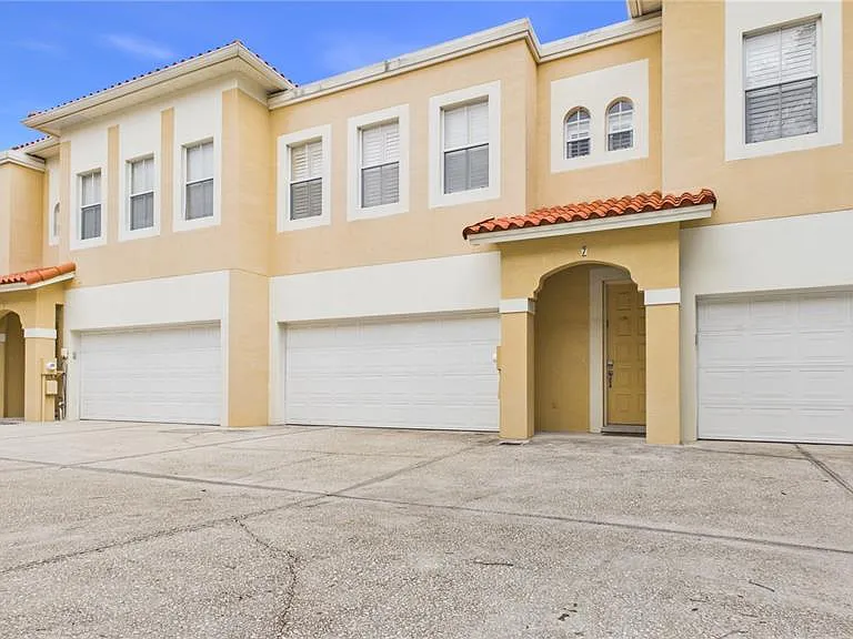 505 S Tampania Ave #7 — Photo 3