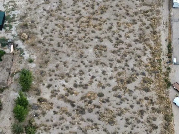 98 N Bybee Ln, Yerington, NV 89447