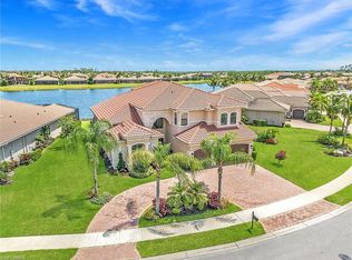 2951 Cinnamon Bay Cir, Naples, FL 34119