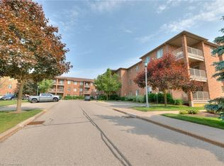 20 Station Sq #216, Centre Wellington, ON N0B1S0