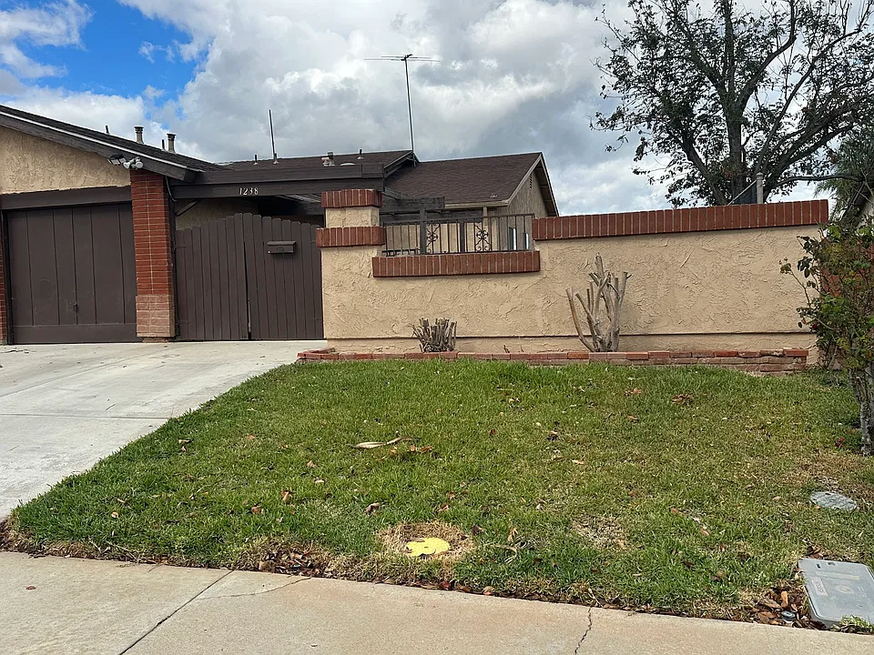 1238 Sunkist Cir