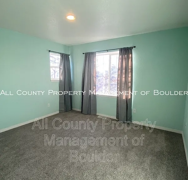 519 Sierra Ave — Photo 19
