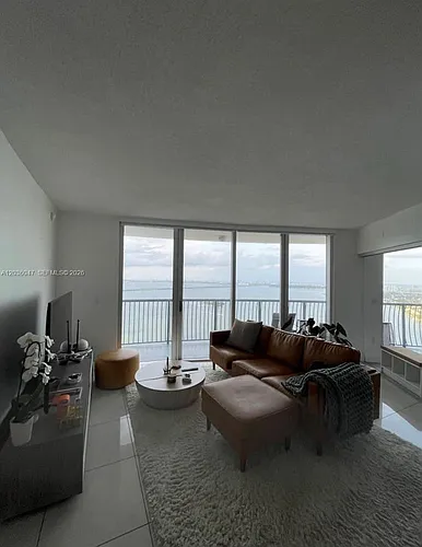 1750 N Bayshore Dr Photo 1