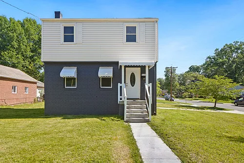 5204 Lackawanna St Photo 1
