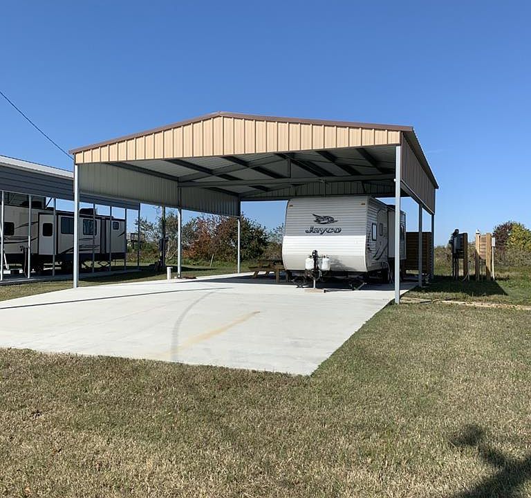 1st image of 1809 Honeysuckle Ln